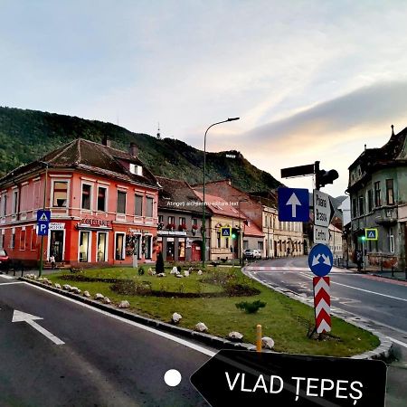 Old City Romantic Studio Brasov Bagian luar foto