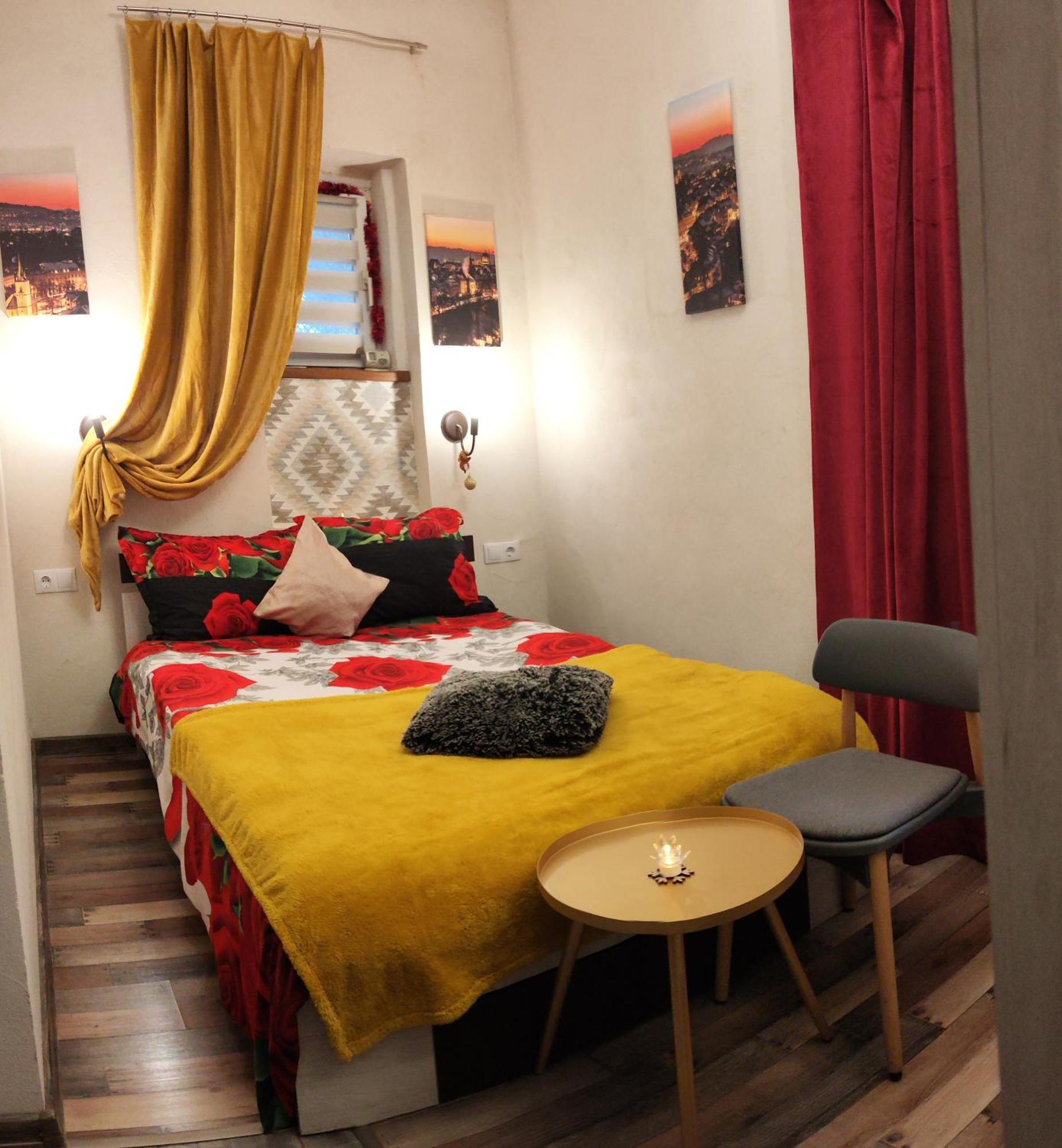 Old City Romantic Studio Brasov Ruang foto